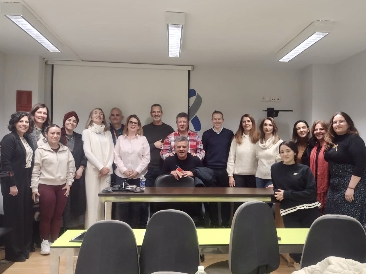 NOTA DE PRENSA: EL COLEGIO DE ENFERMERÍA DE CEUTA APUESTA POR LAS NUEVAS TECNOLOGÍAS