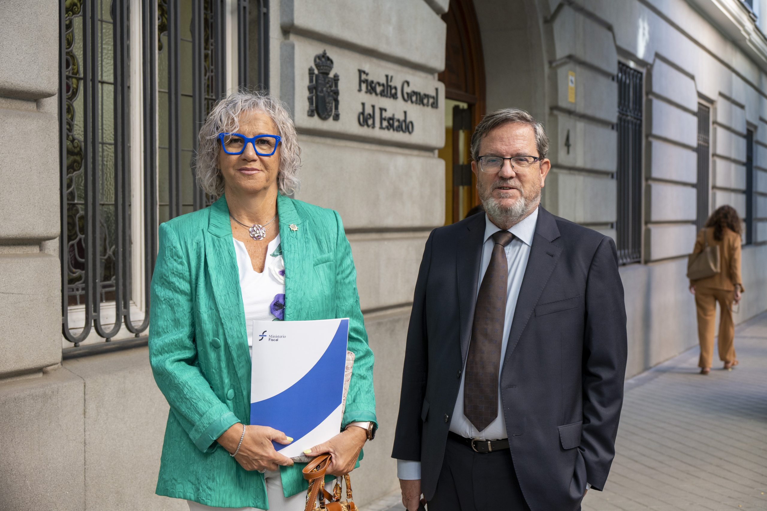 El CGE se reúne con la Fiscalía para denunciar a las doulas